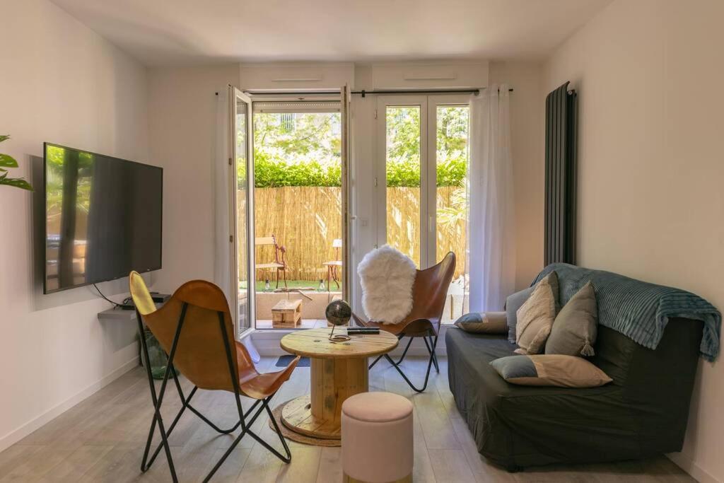 Superbe Appart Plein Centre Avec Parking & Jardin Metz Zewnętrze zdjęcie